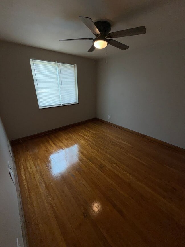 Building Photo - 108 N Huron Ave