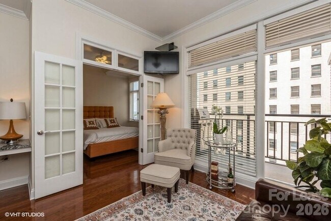 Building Photo - 230 S Tryon St