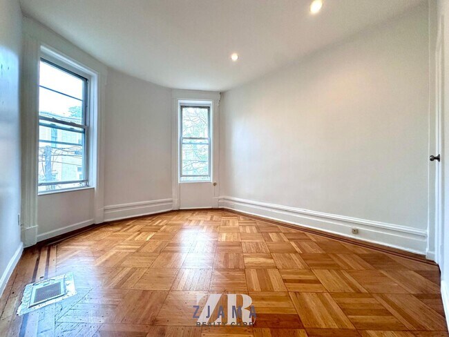 Building Photo - 595 Eastern Pkwy