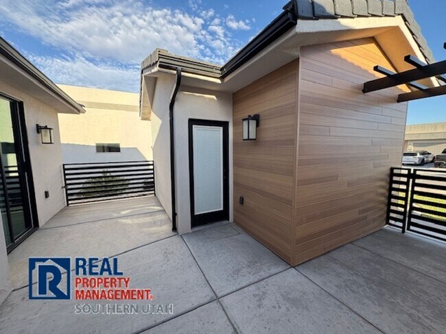 Building Photo - Home in Desert Vista at Desert Canyon