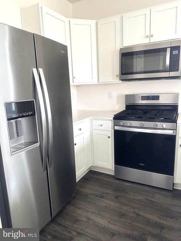 Building Photo - 121 Mazzeo Dr