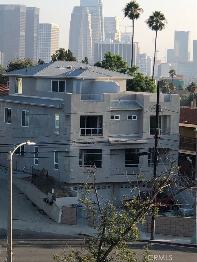 Building Photo - 1234 Lilac Terrace