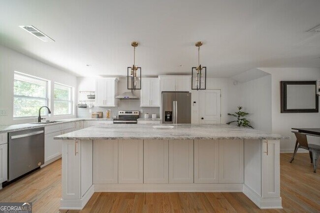Building Photo - 3154 N Druid Hills Rd