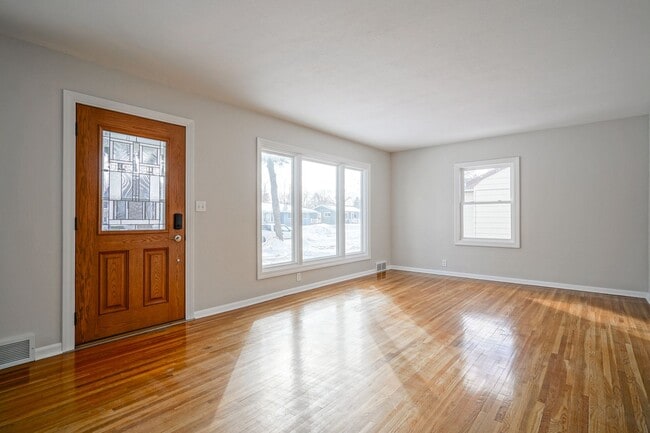 Building Photo - 1610 9th Ave N