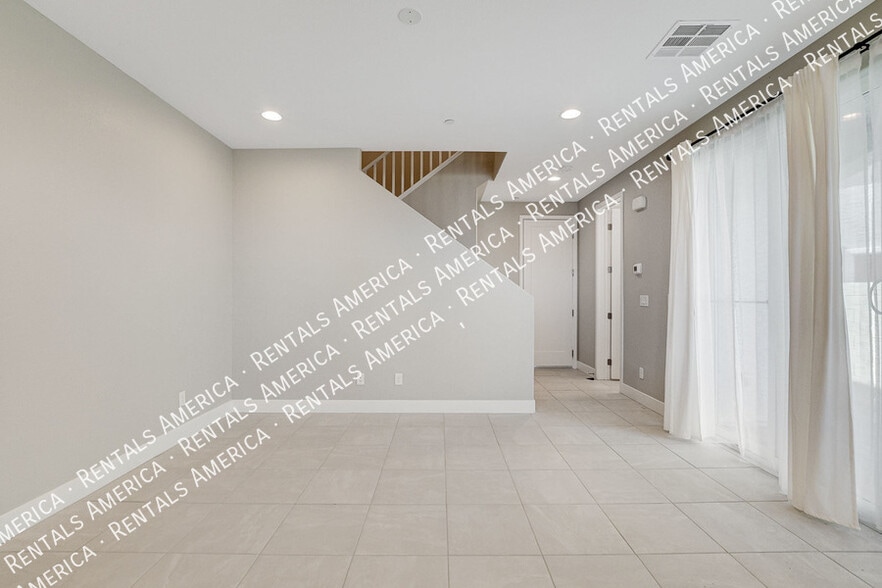 Building Photo - 144 Kimberlite Dr
