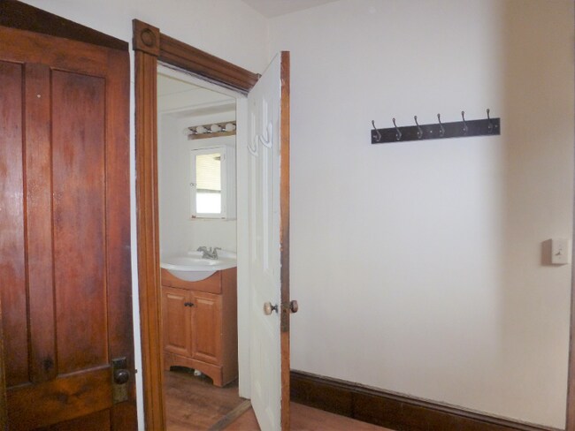 Building Photo - 111 N Winooski Ave