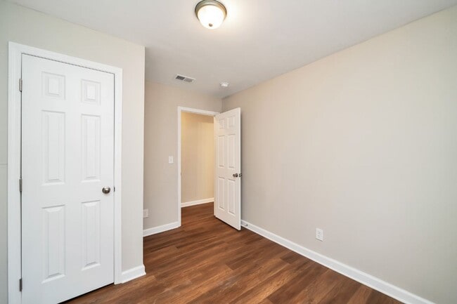 Building Photo - Hidden Gem with Tons of Space and Modern U...