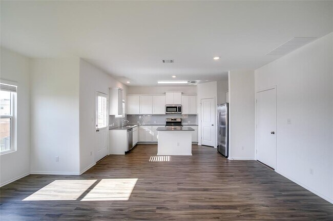 Building Photo - 140 Joe Kidd Ln