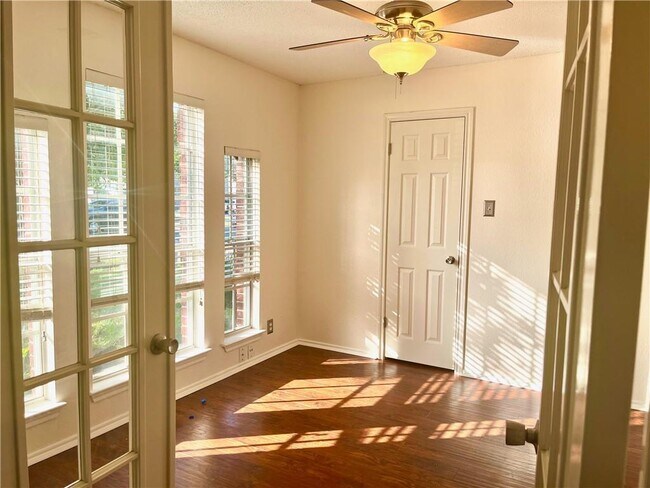 Building Photo - 16831 Bailey Jean Dr