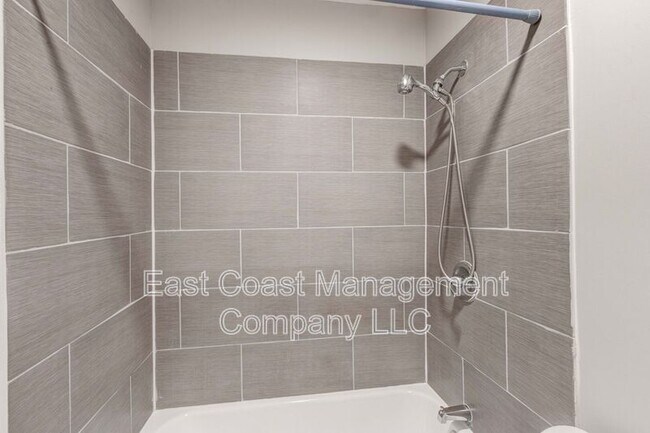 Building Photo - 2854 Oakley Ave