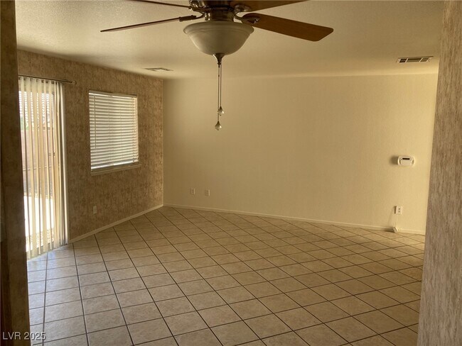 Building Photo - 800 Spotted Eagle St