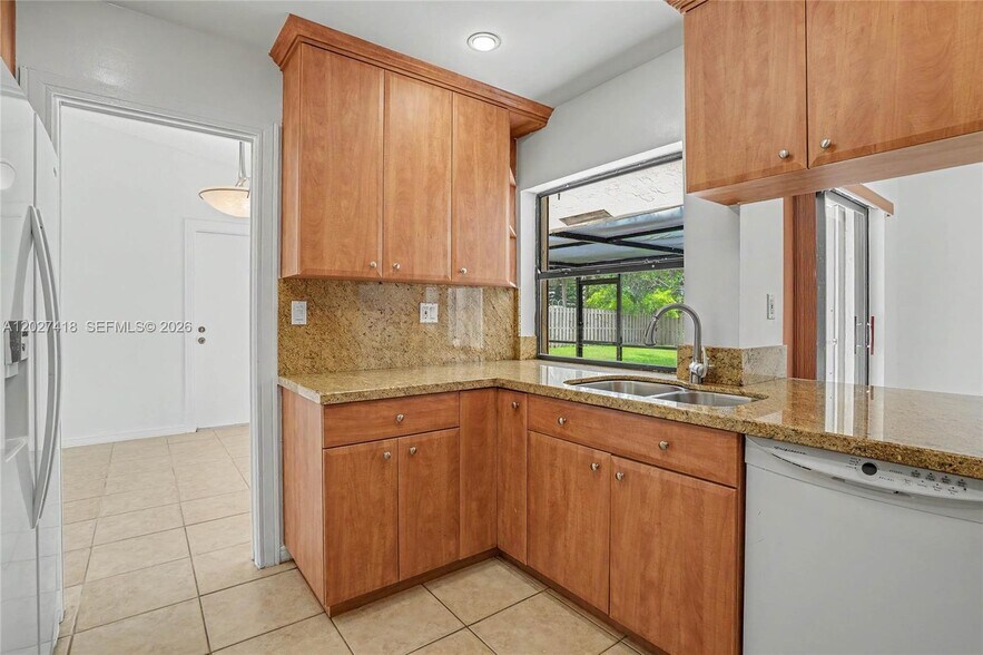 Building Photo - 10711 SW 116th Ave