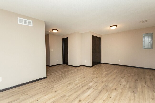 Building Photo - 11050 E Fawn Grove St