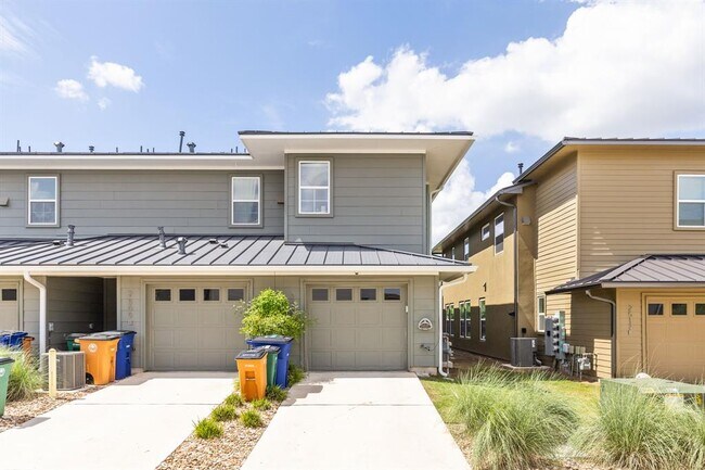Building Photo - 2509 Simond Ave