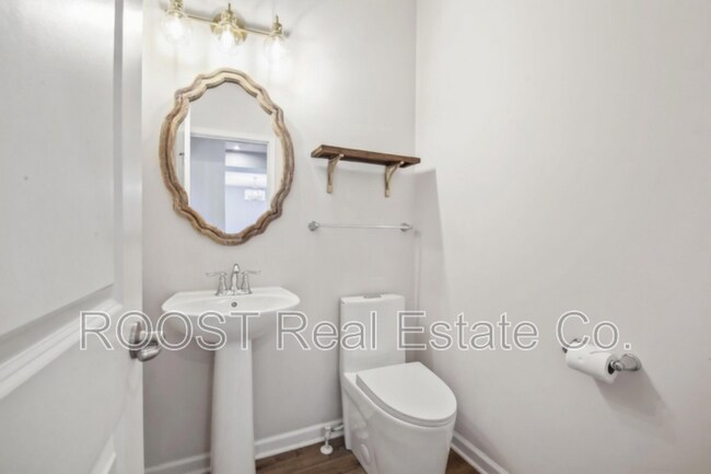 Building Photo - 380 Crownover Way