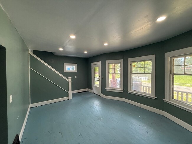 Building Photo - 14016 Castalia Ave
