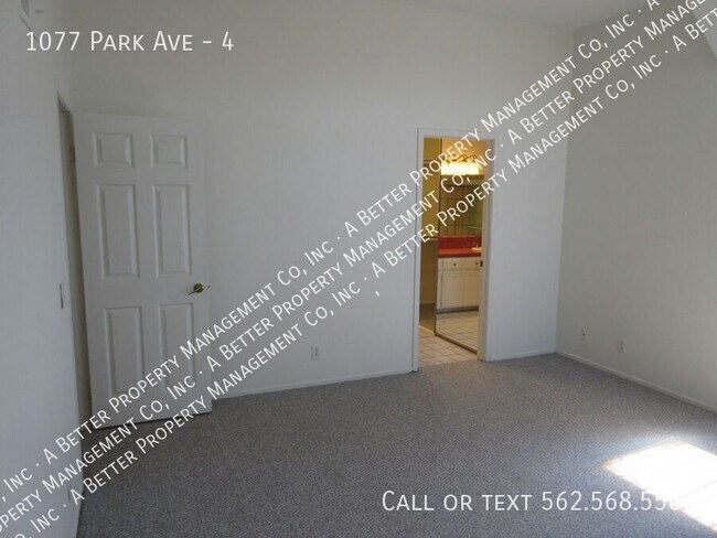 Building Photo - 1077 Park Ave
