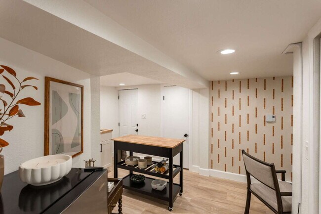 Building Photo - 300 Inca St