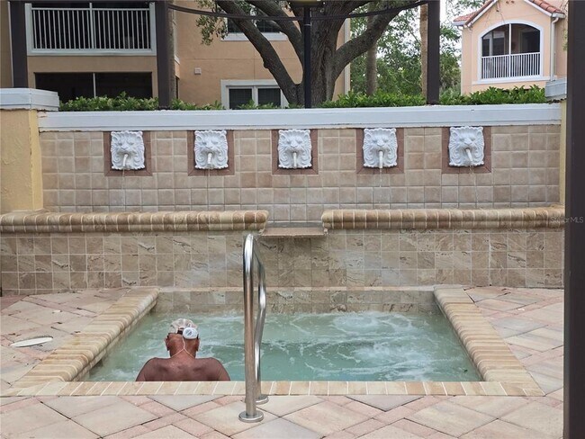 Building Photo - 4170 Central Sarasota Pkwy