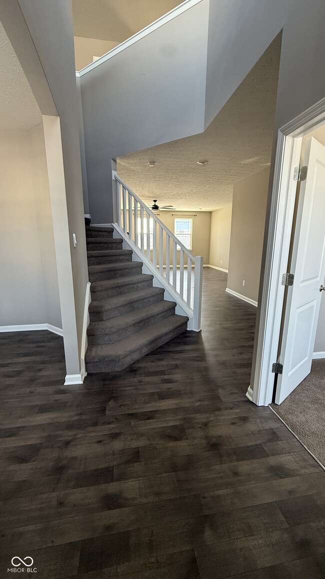 Building Photo - 6923 Bryant Pl