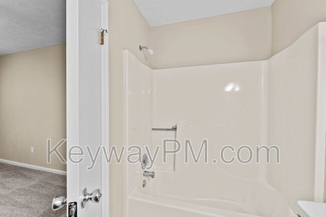 Building Photo - 3920 Almon Dr