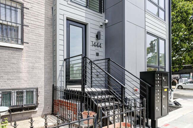 Building Photo - 1444 Independence Ave SE
