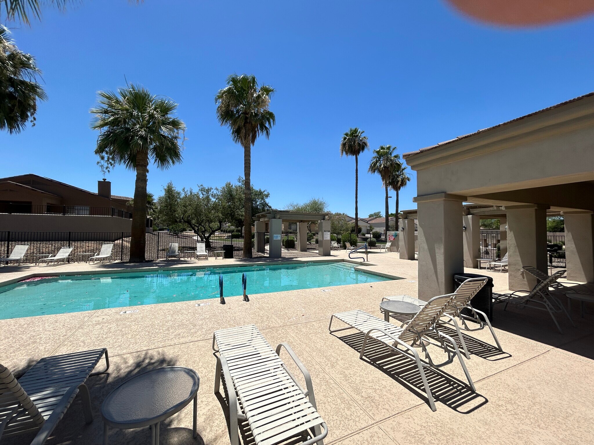 Building Photo - 2041 E Fawn Dr