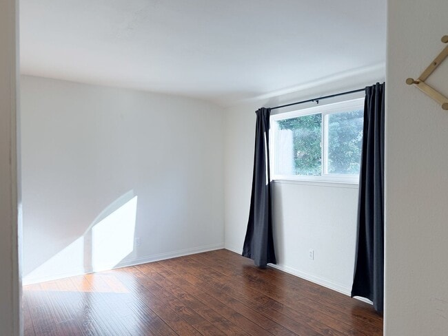 Building Photo - Ventura | 2 Bed + 1 Bath | Shenandoah Penthouse