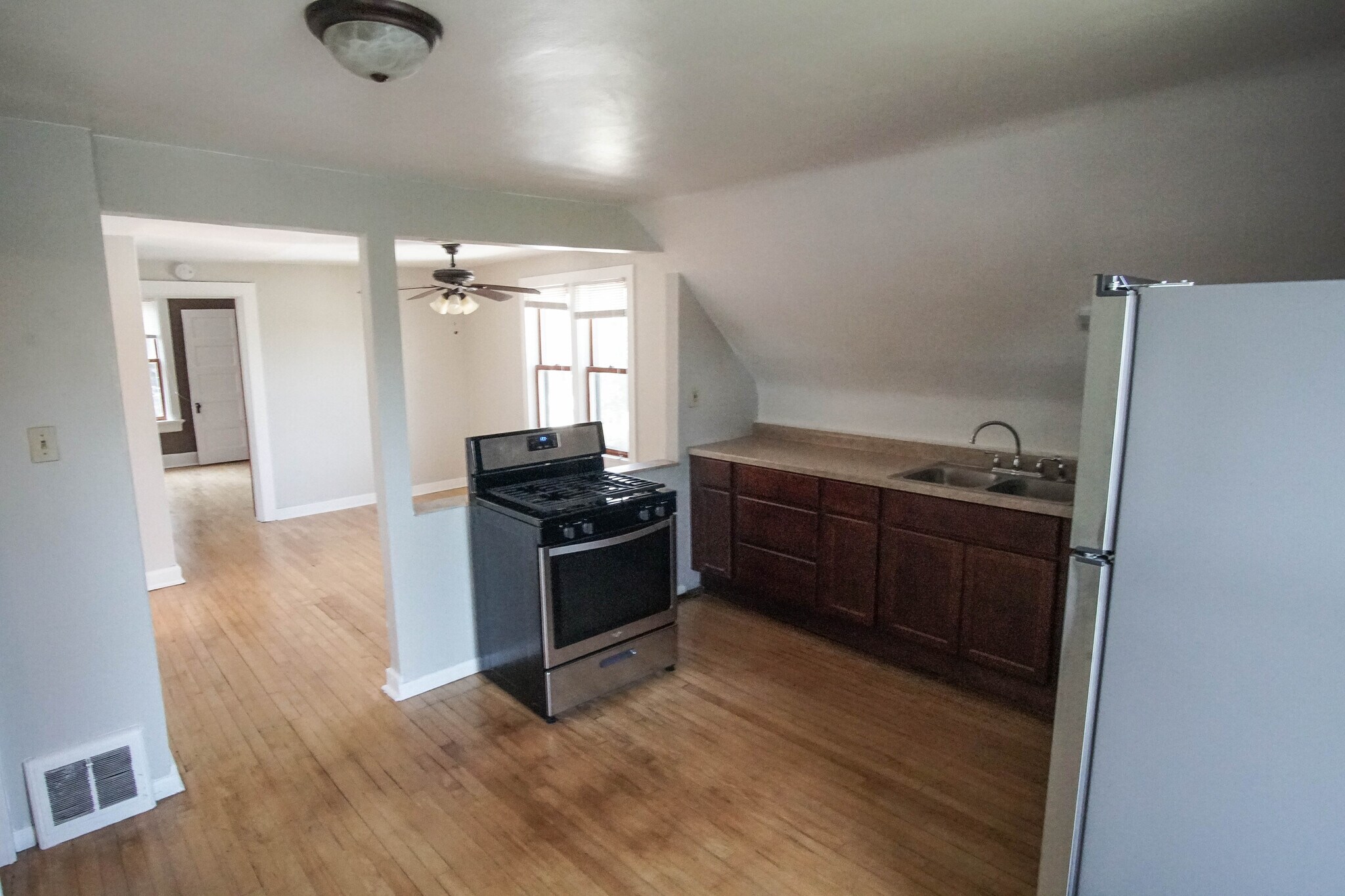 Building Photo - 3248 S Delaware Ave