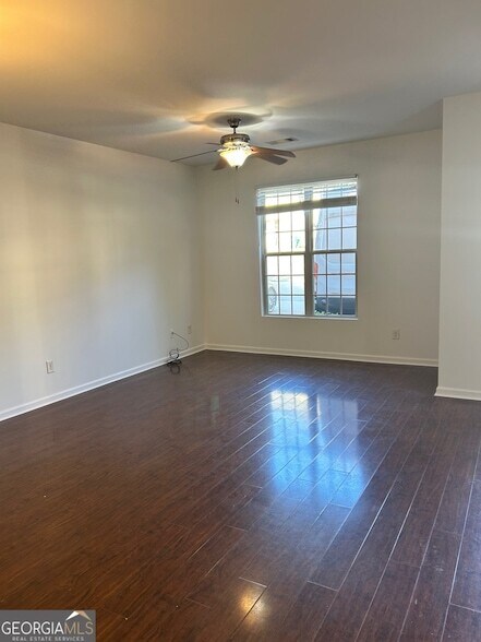 Building Photo - 3037 Bonnes Dr
