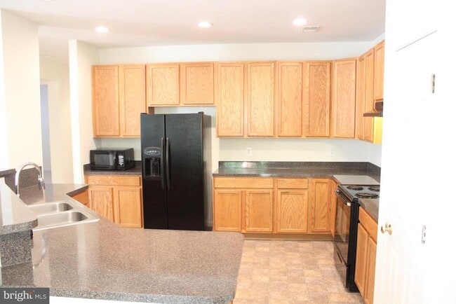 Building Photo - 15220 Lord Culpeper Ct