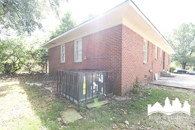 Building Photo - 1560 Cane Rd