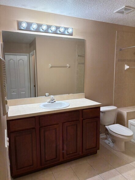 Building Photo - 762 Ginger Mill Dr