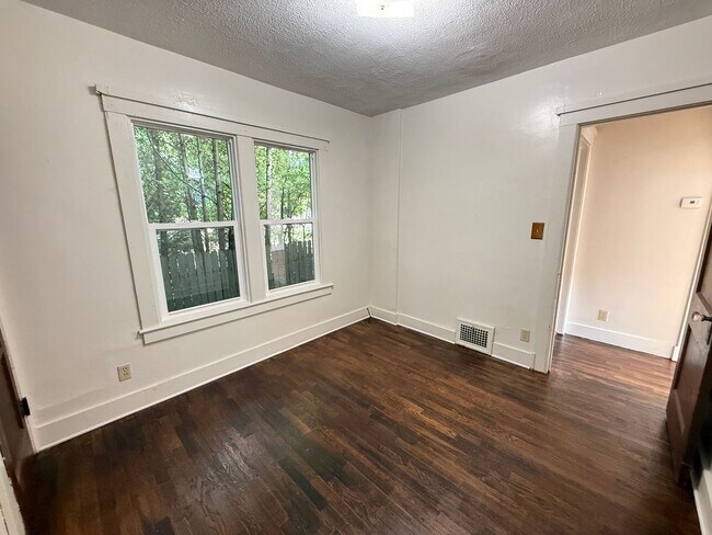 Building Photo - 2-Bedroom Ranch Home with Basement Storage and Fenced Yard