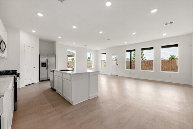 Building Photo - 13505 Harbor Pt Dr