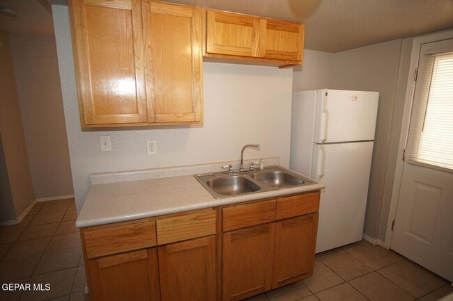 Building Photo - 11021 Sunshine Ct