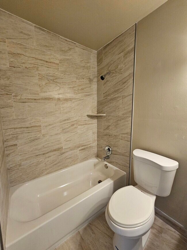 Building Photo - 4768 Orleans Ct