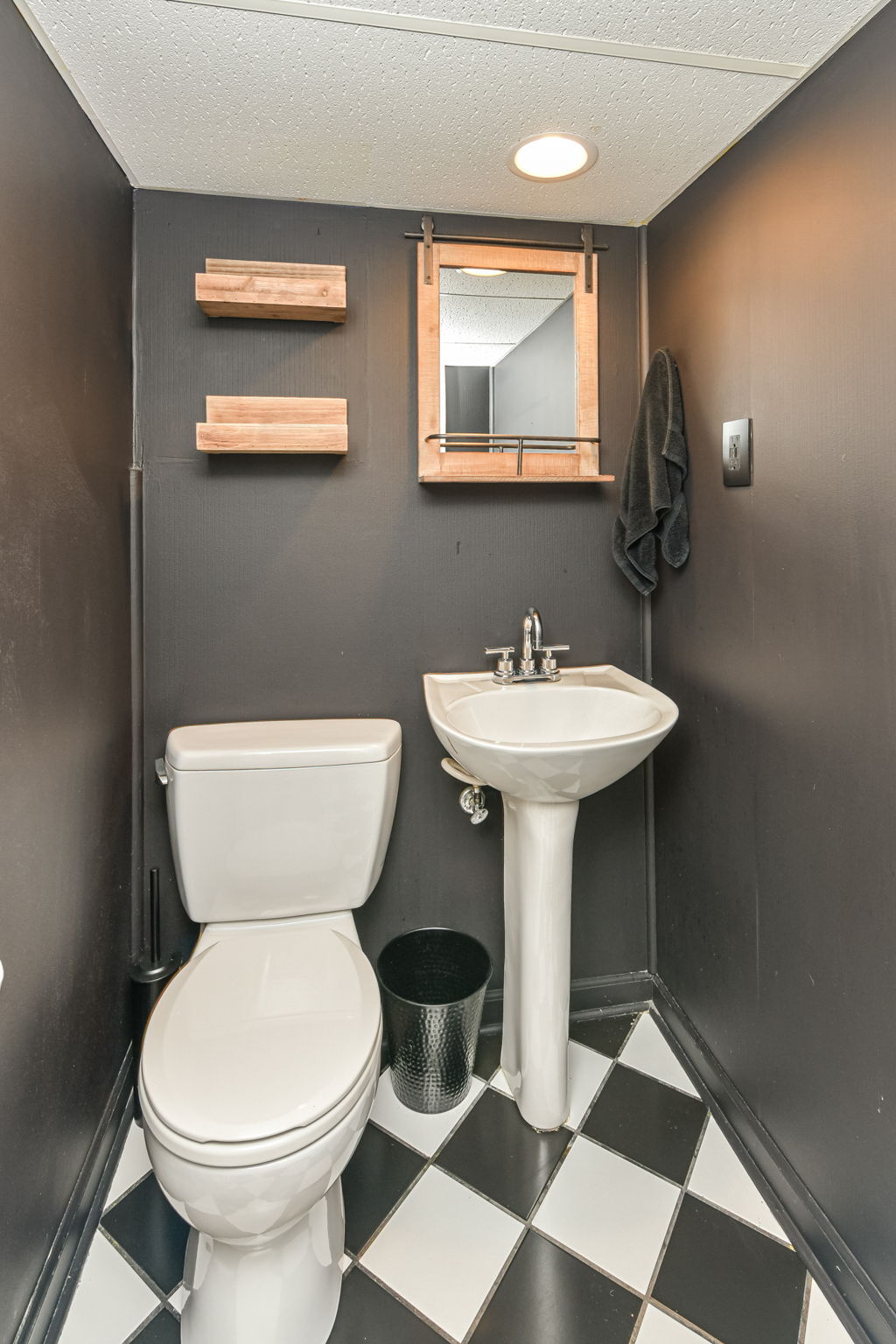 Building Photo - 5939 Gladden Dr