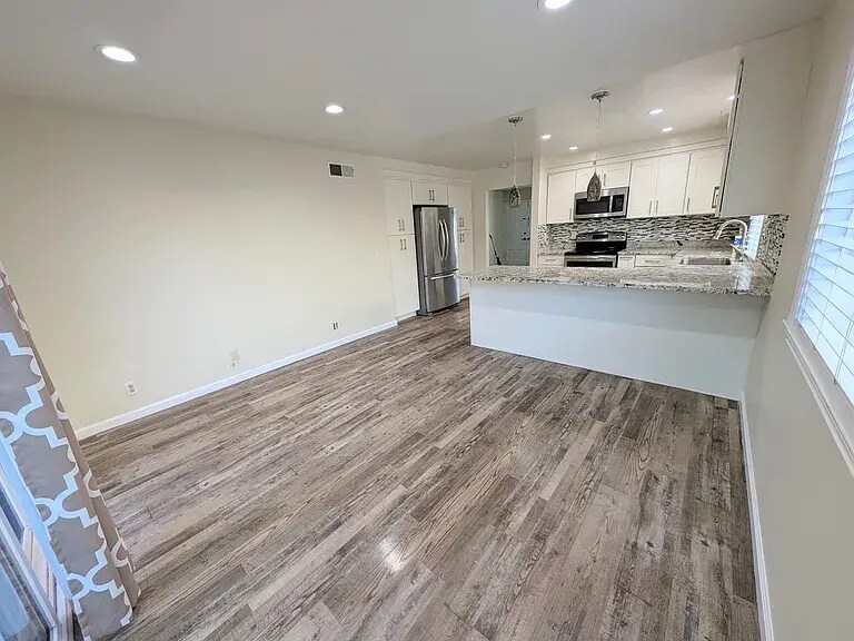 Dining table.family room - 130 Avenida Espana