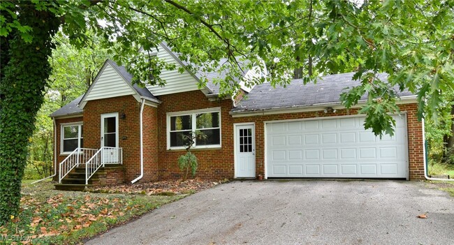 Building Photo - 4025 Ellendale Rd