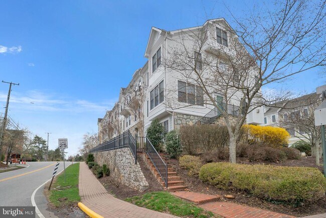 Building Photo - 92 Washington St