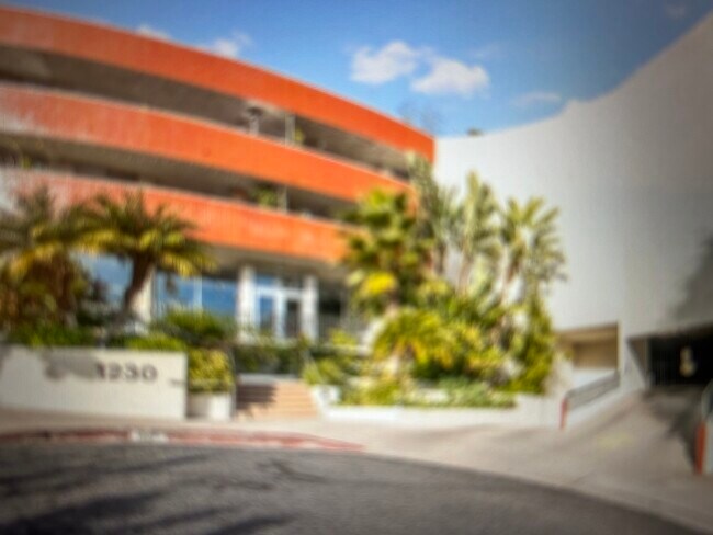 Building Photo - 1230 Horn Ave