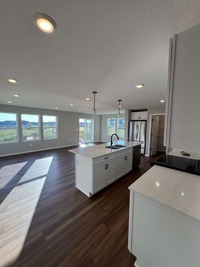Building Photo - 1428 Vantage Dr