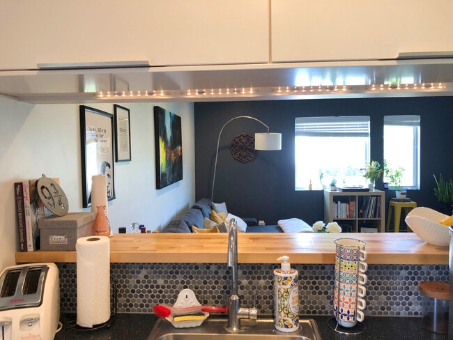 Building Photo - 2147 North Pennsylvania Street