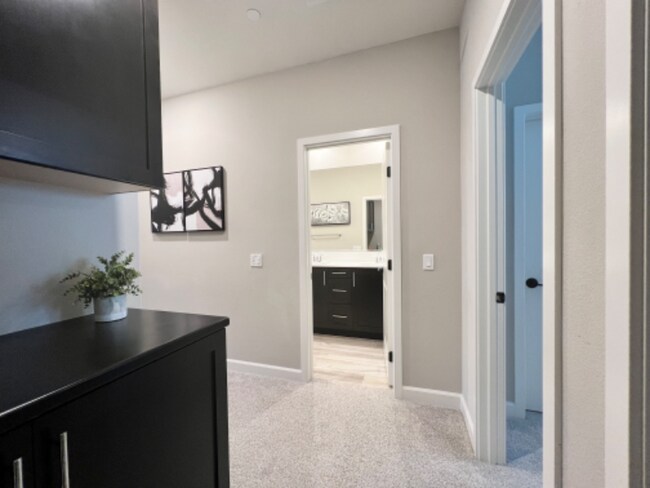 Building Photo - 1096 Delpy View Point