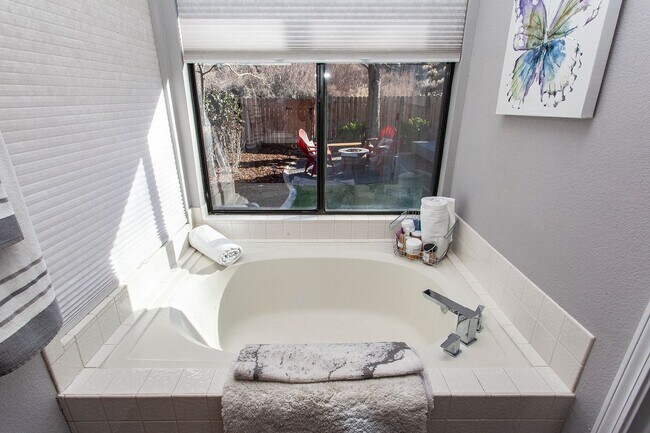 Building Photo - Coming Soon – Spacious 4-Bedroom, 2-Bath H...