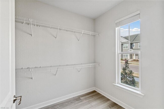 Building Photo - 2259 Sanibel Ln