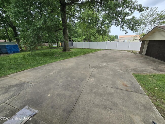 Building Photo - 4515 Lambert Rd