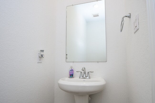 Building Photo - 28722 Mount Bonnell Dr
