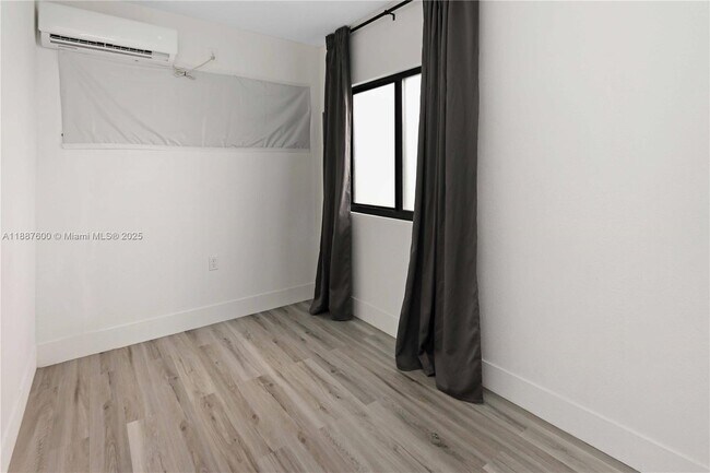 Building Photo - 2040 SW 80th Ct